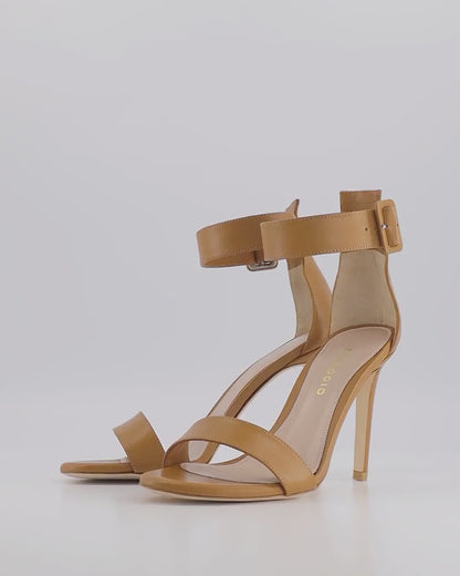 CLEVER CARAMEL SANDAL